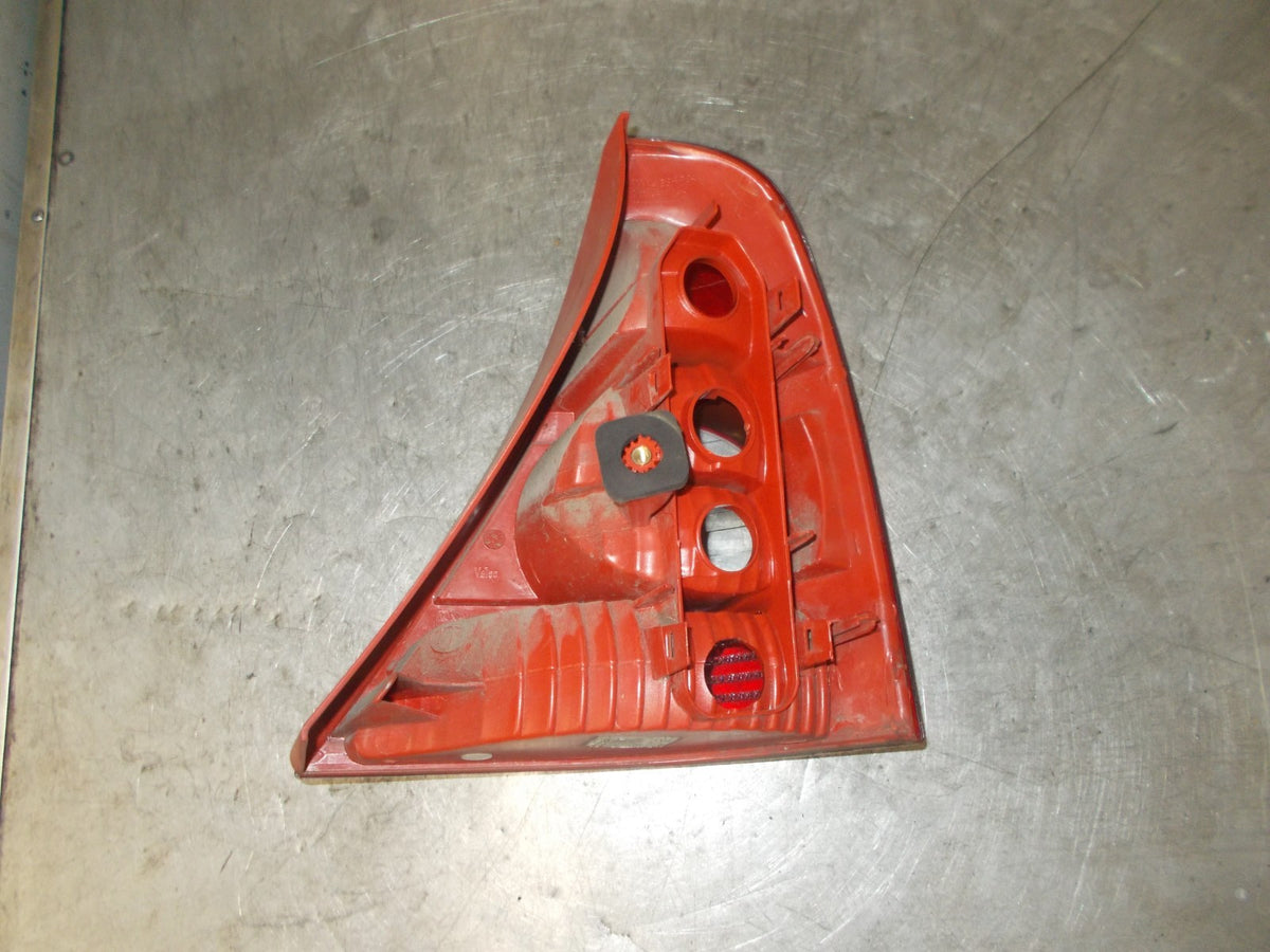 RENAULT CLIO 2003 FACELIFT NSR PASSENGER SIDE REAR LIGHT TAIL LIGHT 8200071413