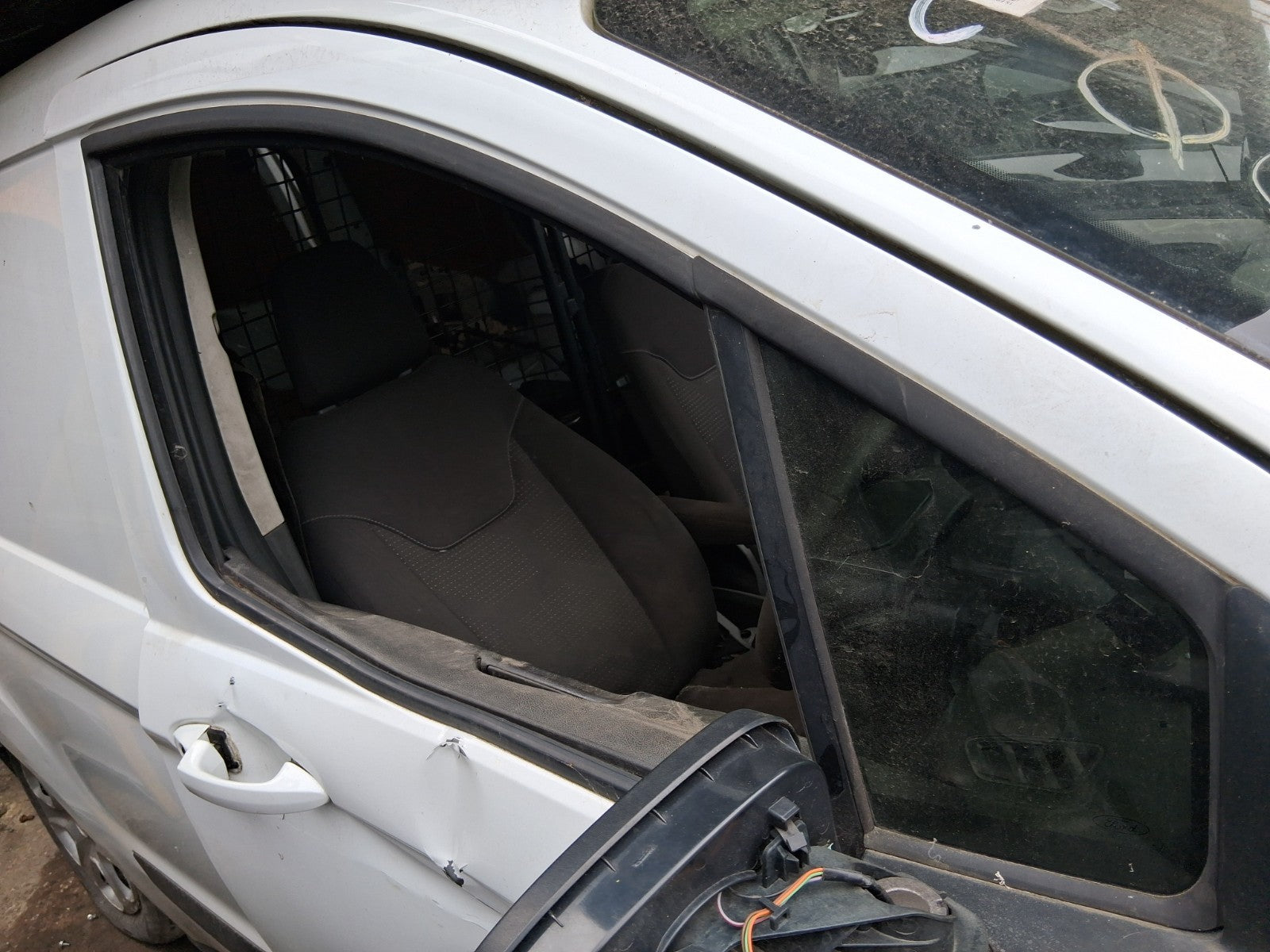 2015 FORD TRANSIT COURIER MK1 OSF DRIVER SIDE FRONT MAIN WINDOW GLASS