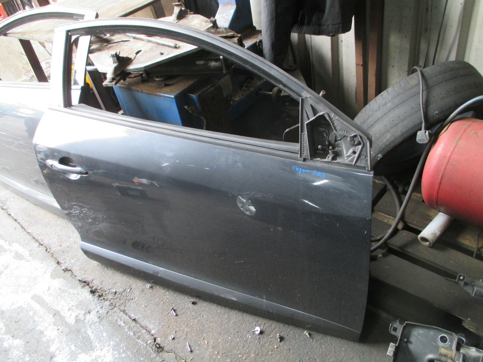 RENAULT MEGANE MK3 2013 OSF DRIVER SIDE COMPLETE DOOR GRIS ECLIPSE