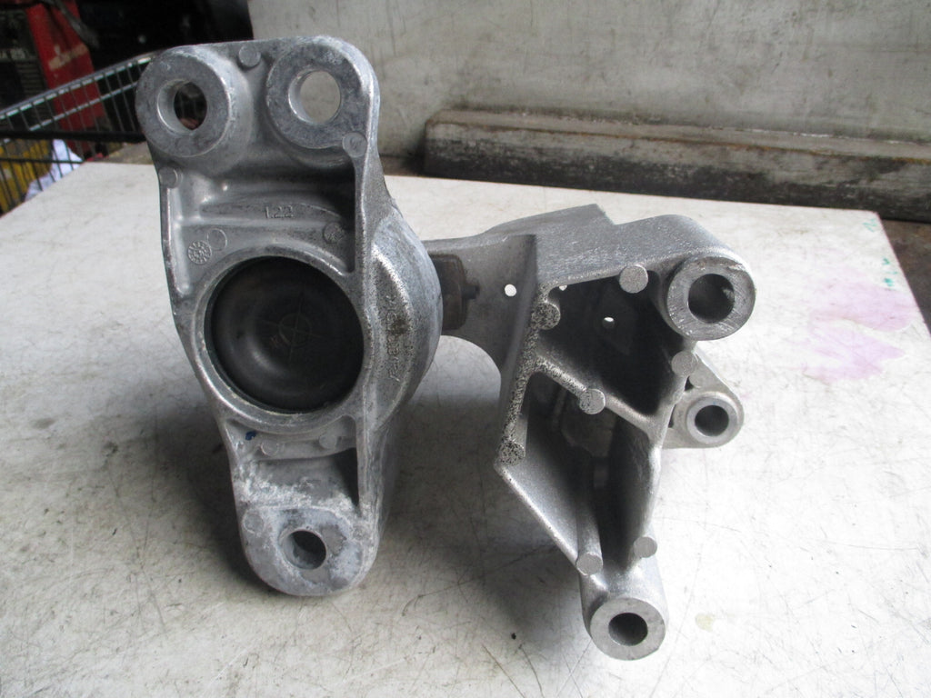 NISSAN MICRA K14 MK5 2019 1.0 PETROL TOP ENGINE MOUNT
