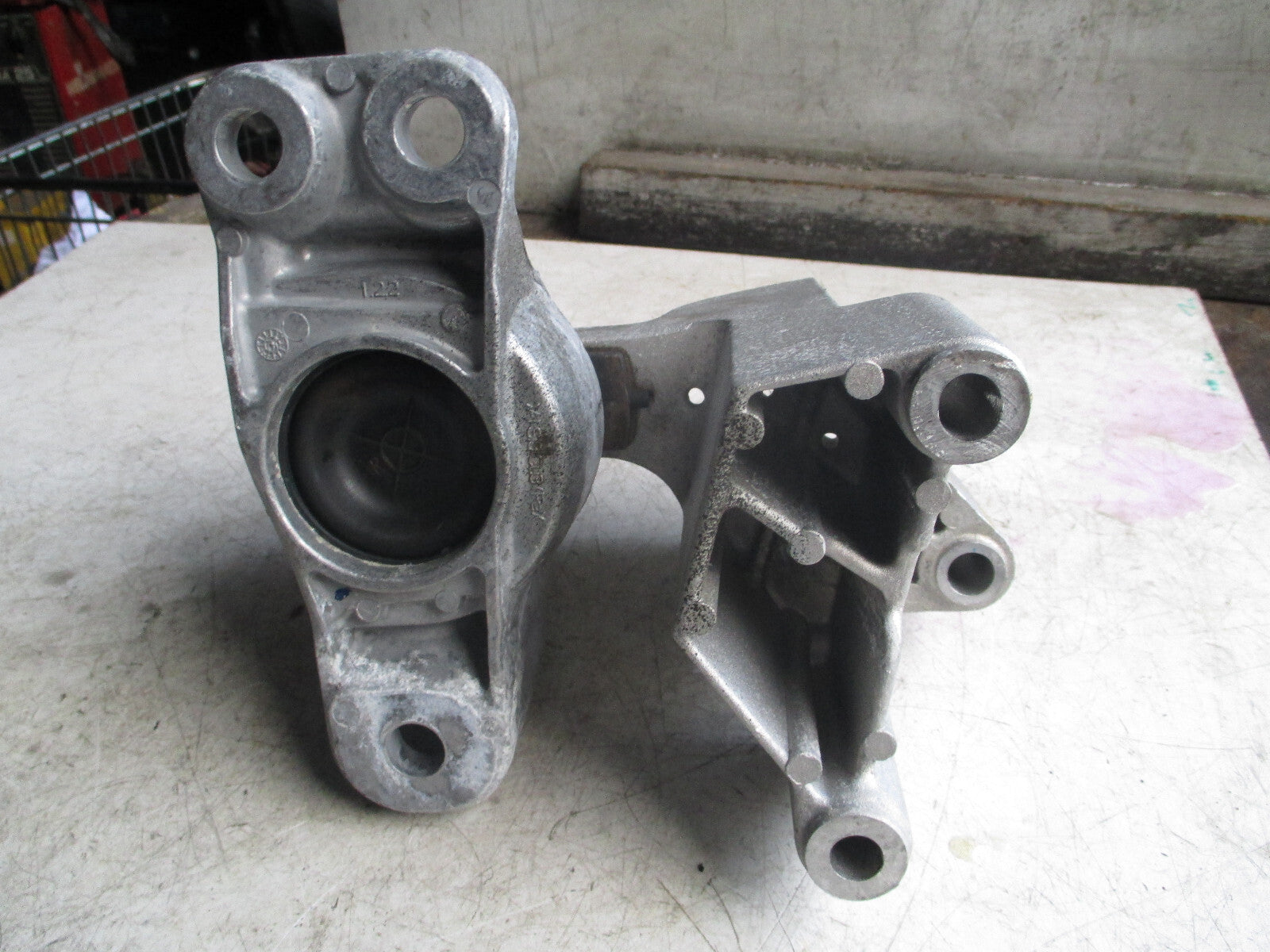 NISSAN MICRA K14 MK5 2019 1.0 PETROL TOP ENGINE MOUNT