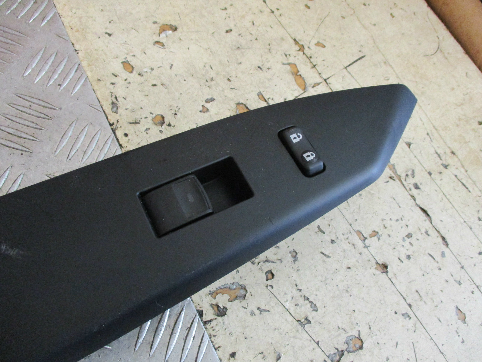 LEXUS CT200h 2014 NSF PASSENGER SIDE FRONT WINDOW SWITCH PANEL 74232-76020