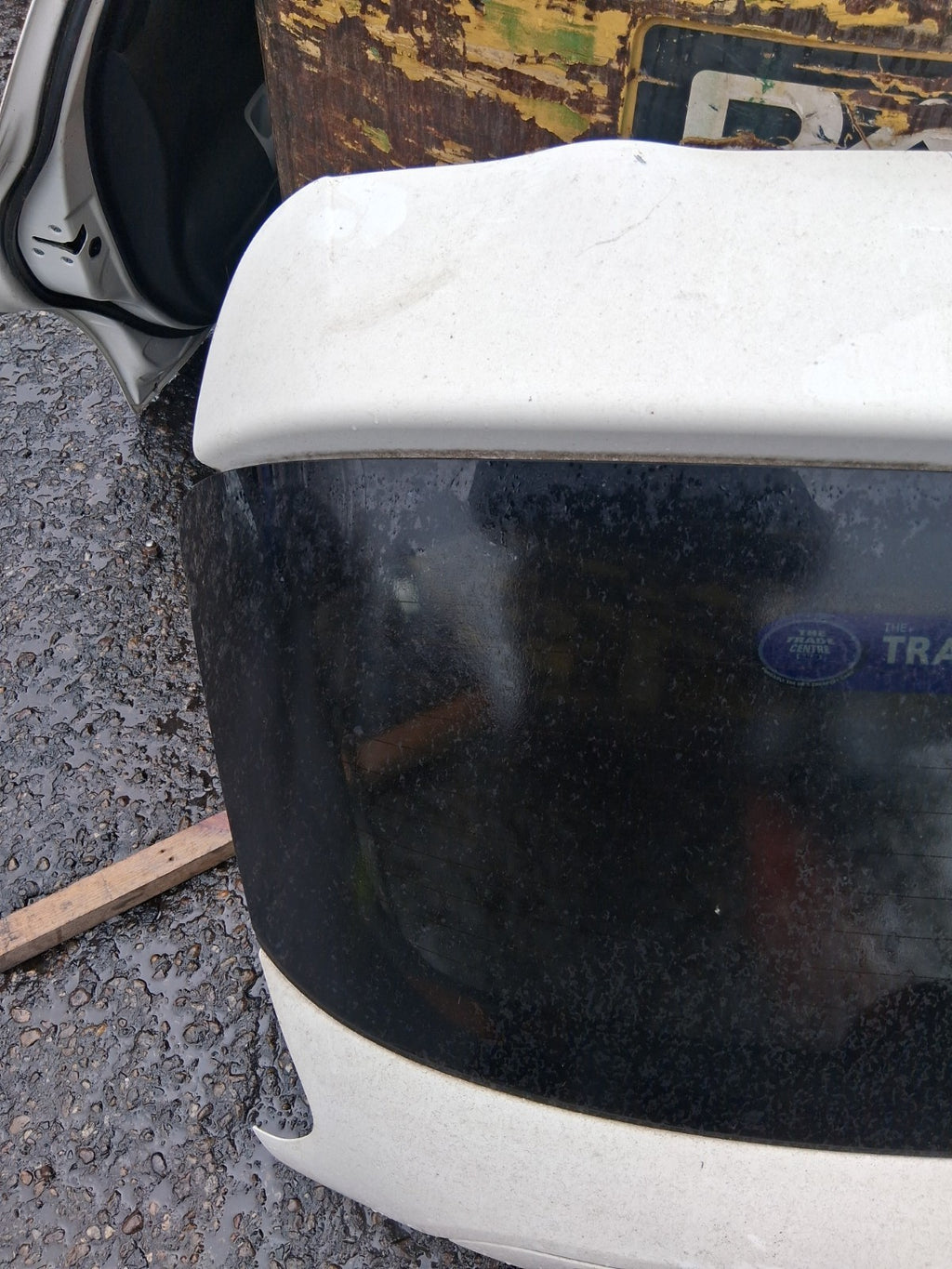 2016 NISSAN JUKE MK1 REAR COMPLETE TAILGATE BOOTLID WHITE