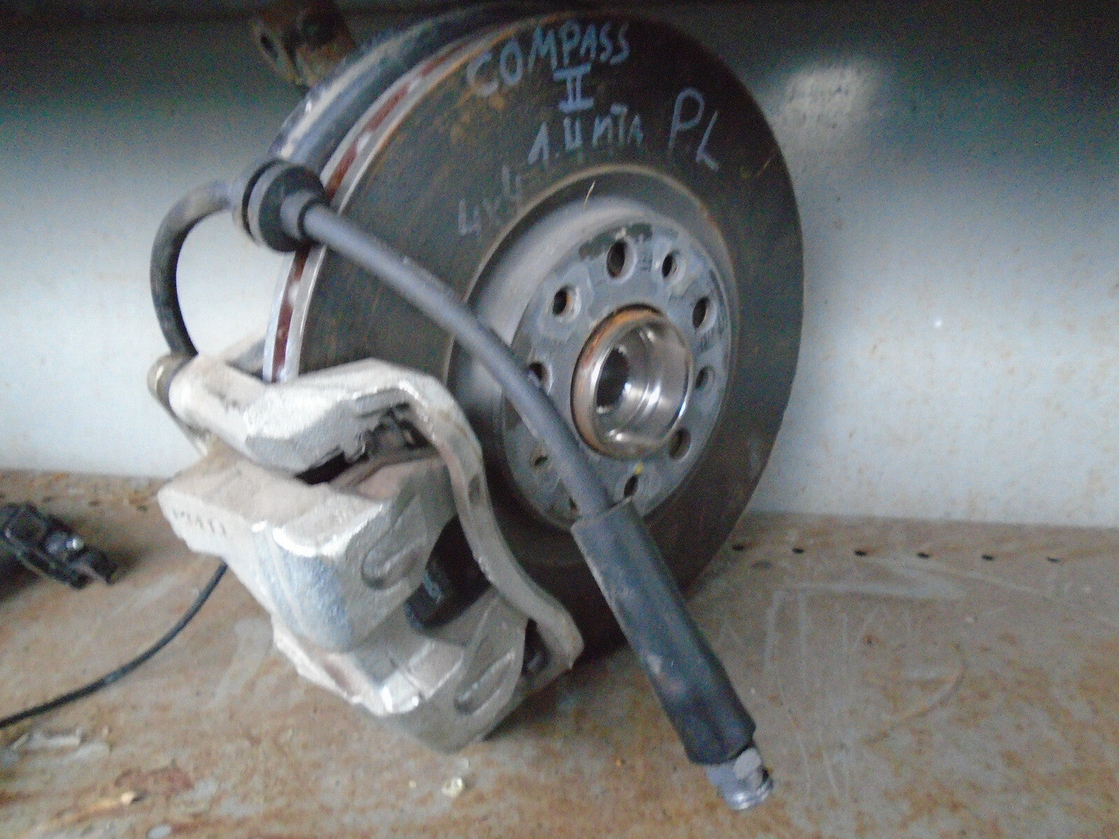 JEEP COMPASS 2020 4x4 NSF PASSENGER SIDE FRONT HUB LEG CALIPER BRAKE