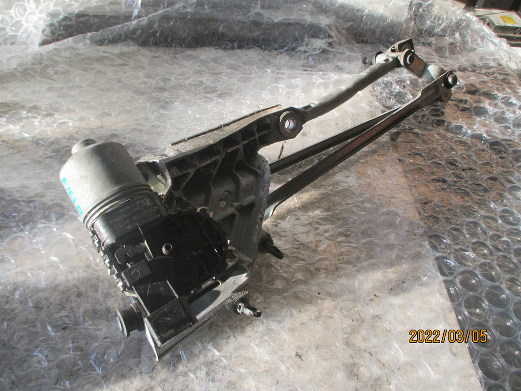 FORD FIESTA MK7 2016 FRONT WINDSCREEN WIPER MOTOR LINKAGES 8A6117500BF