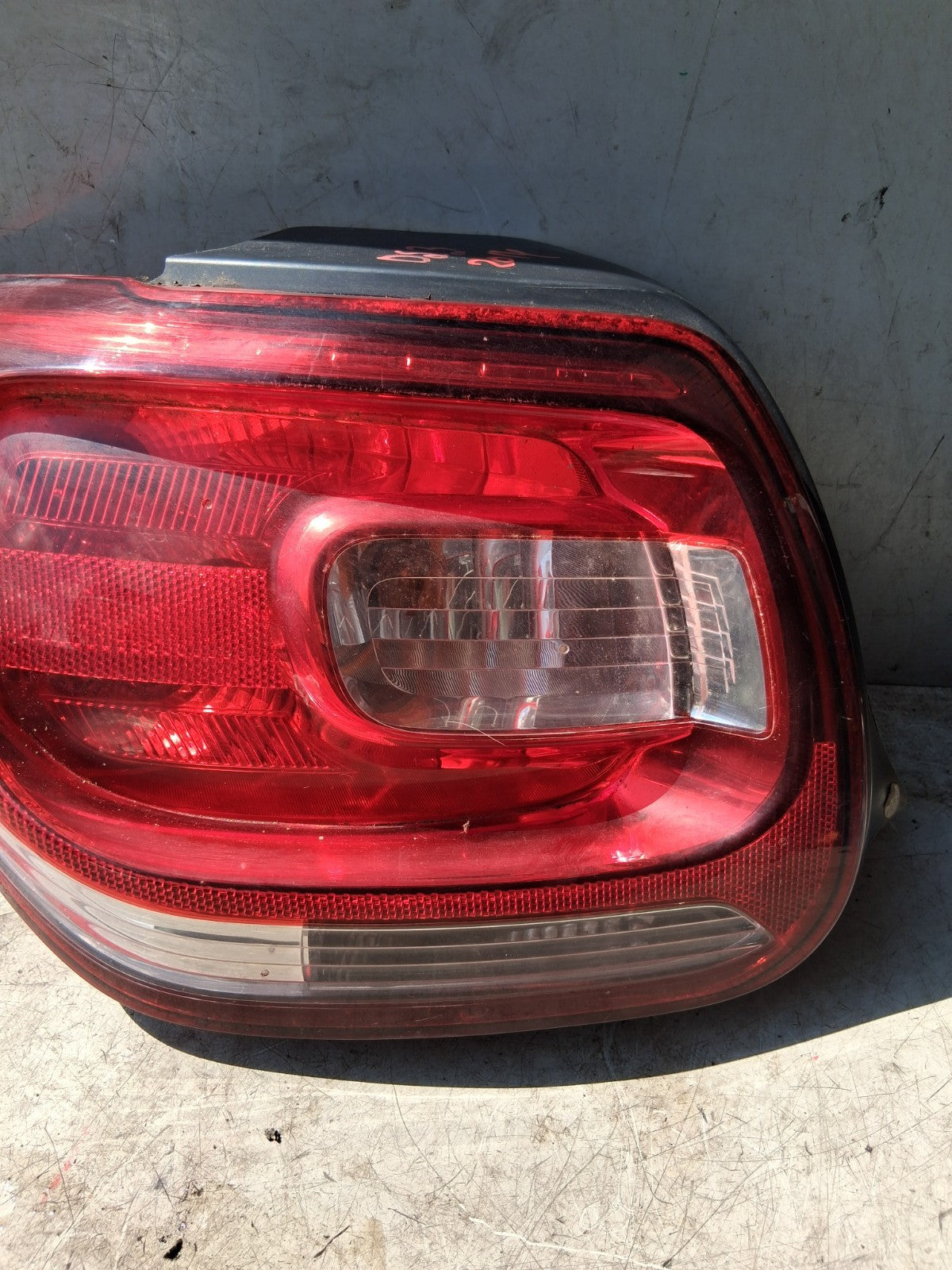 2011 CITROEN DS3 NSR PASSENGER SIDE REAR LEFT TAIL LIGHT 9676973880