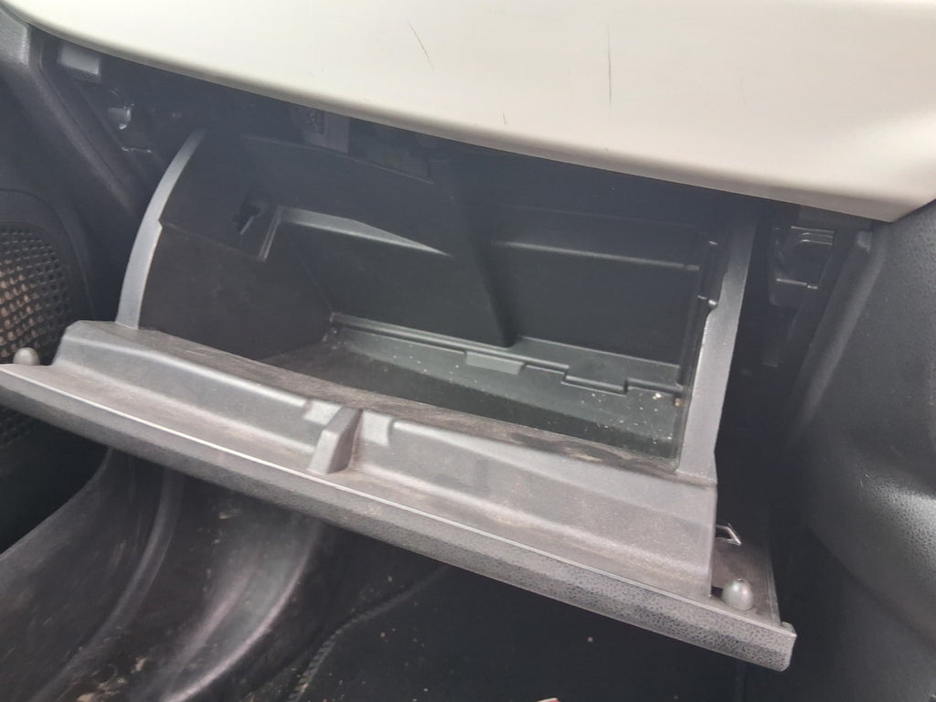 2019 FIAT 500L HATCH NS PASSENGER SIDE STORAGE COMPARTMENT GLOVE BOX