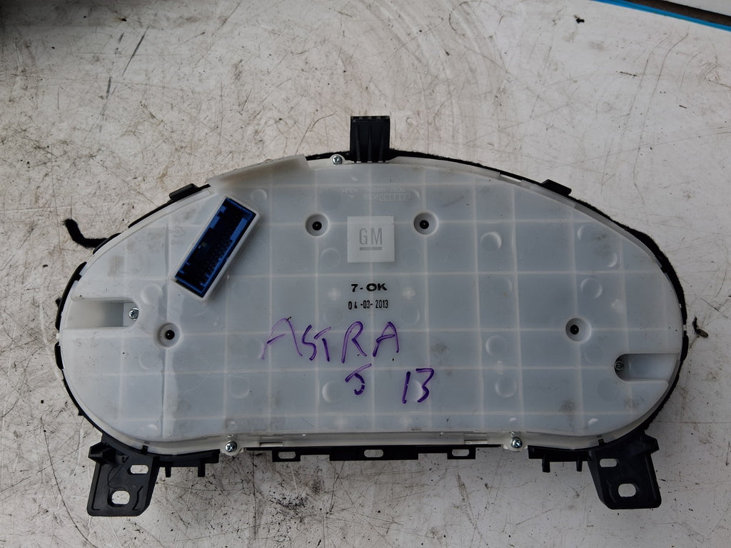 2013 VAUXHALL ASTRA J SPEEDOMETER SPEEDO INSTRUMENT CLUSTER 769317420