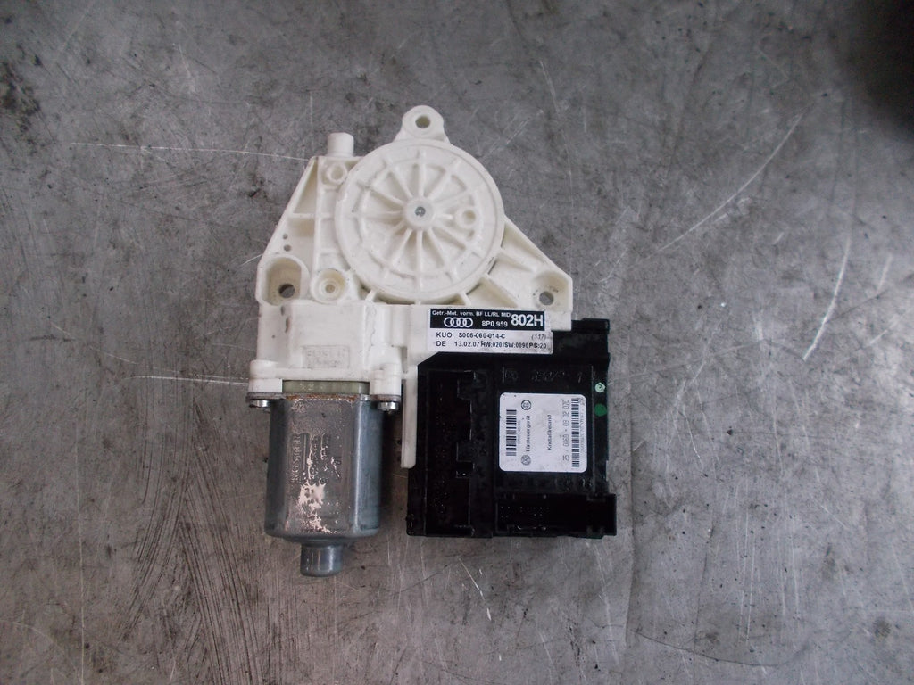 AUDI A3 NS/ PASSENGER SIDE FRONT WINDOW MOTOR REGULATOR 8P0959802H