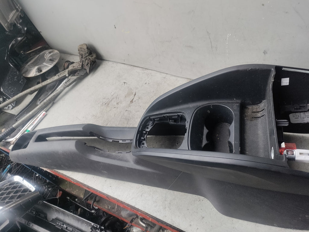 AUDI A1 8X 2015 3 DOOR CENTRE CONSOLE CUP HOLDER PLASTIC TRIM 8X0863240C
