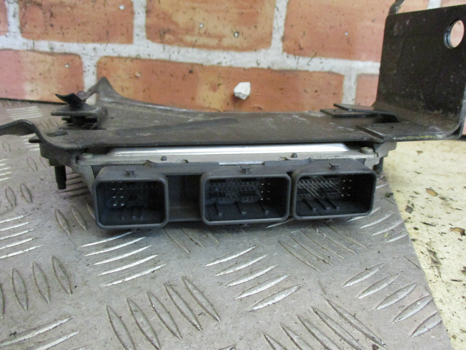 RENAULT MEGANE SCENIC MK2 2005 1.6 16V ECU ENGINE CONTROL UNIT MODULE 8200298457