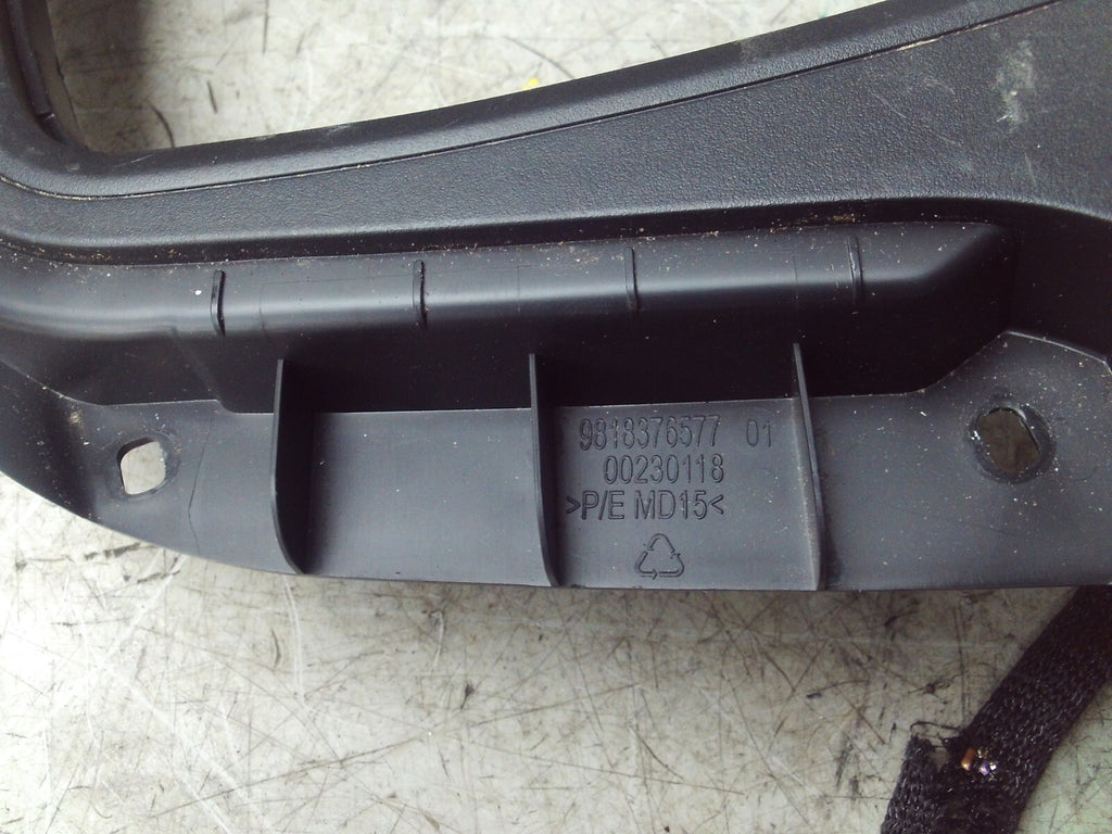 2019 PEUGEOT PARTNER GEAR SURROUND TRIM 9818376577