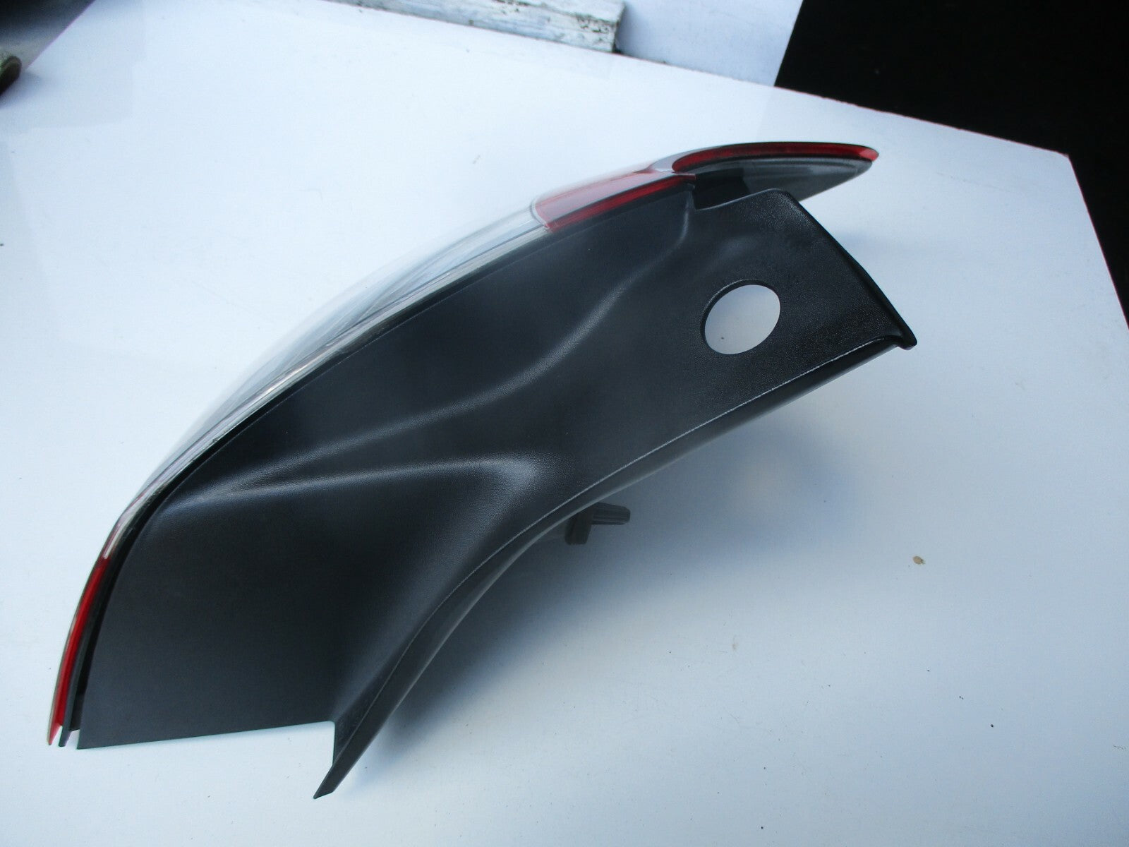 RENAULT MEGANE MK3 2015 NSR PASSENGER SIDE REAR BRAKE LIGHT CLUSTER 265550548R