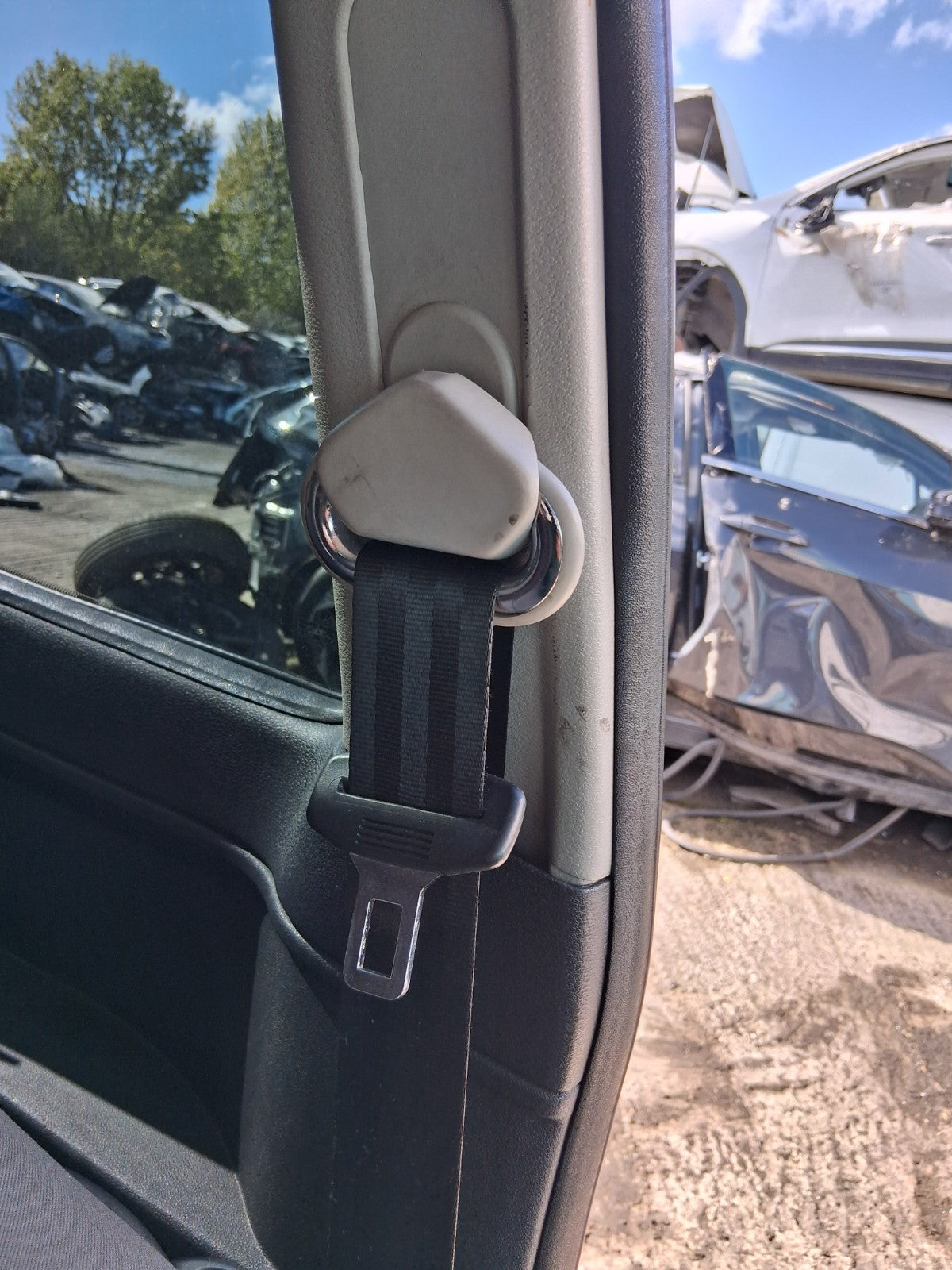 2011 VW VOLKSWAGEN FOX NSF PASSENGER SIDE FRONT LEFT SEAT BELT