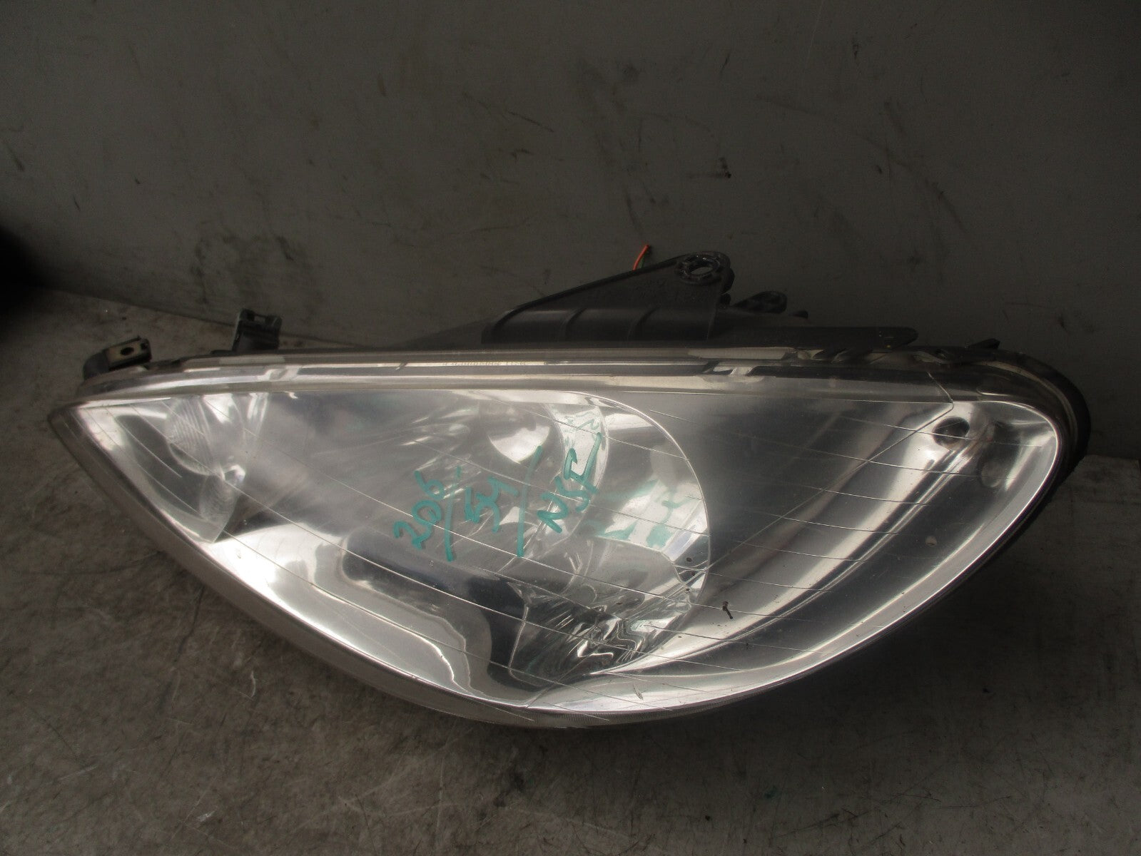 2005 PEUGEOT 206 NSF PASSENGER SIDE FRONT LEFT HEADLIGHT LAMP 9630869780