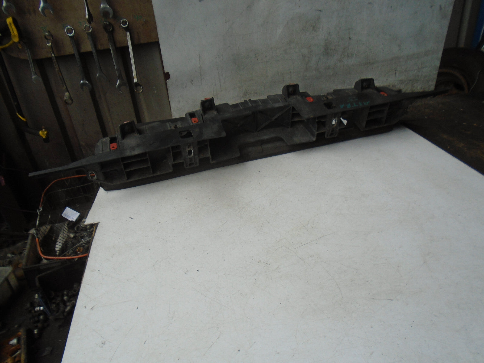 VAUXHALL ASTRA J MK6 FRONT BUMPER SUPPORT BRACKET 13264477