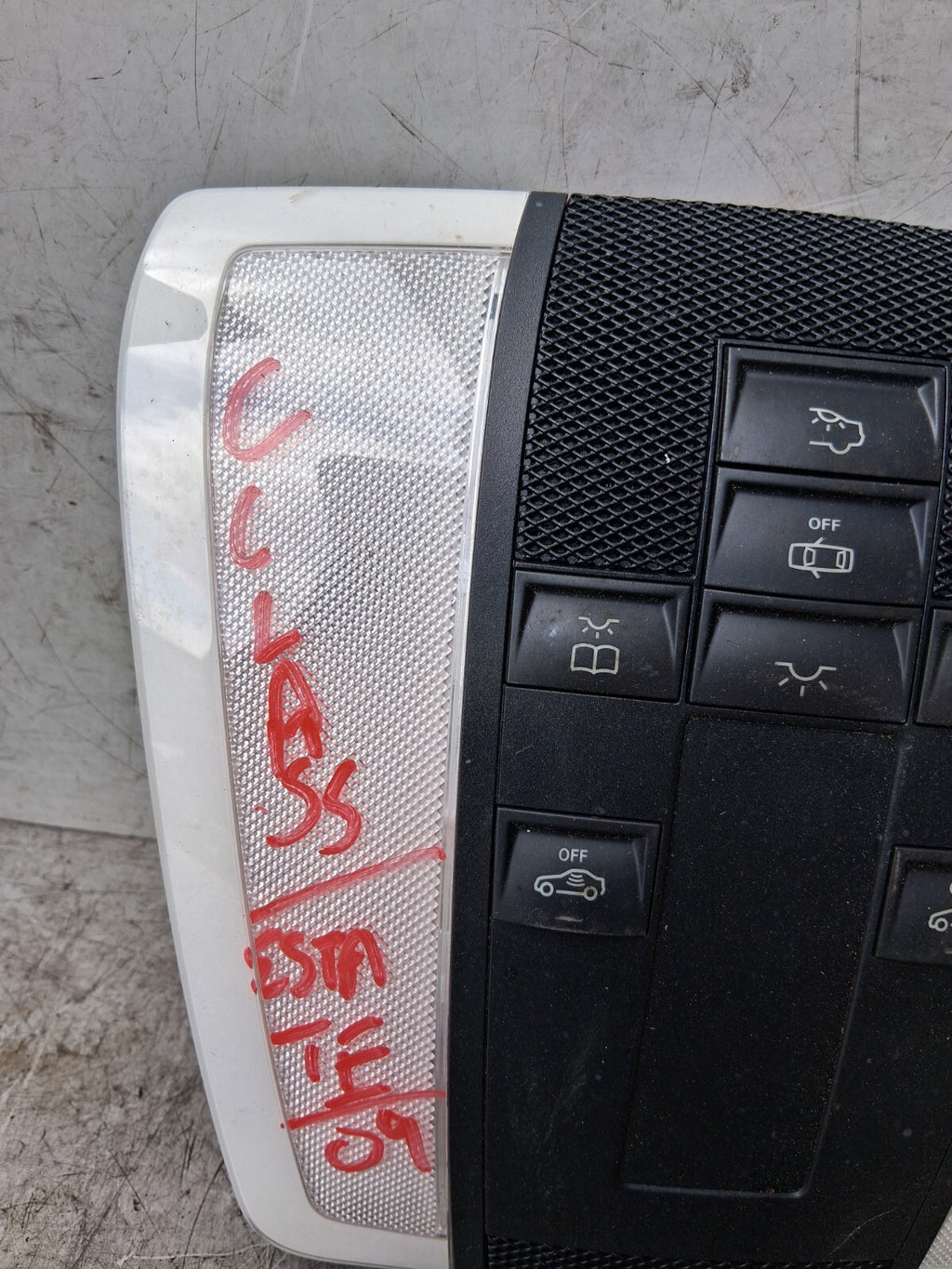 2009 MERCEDES BENZ C CLASS ESTATE INTERIOR FRONT ROOF READING LIGHT A2048205901