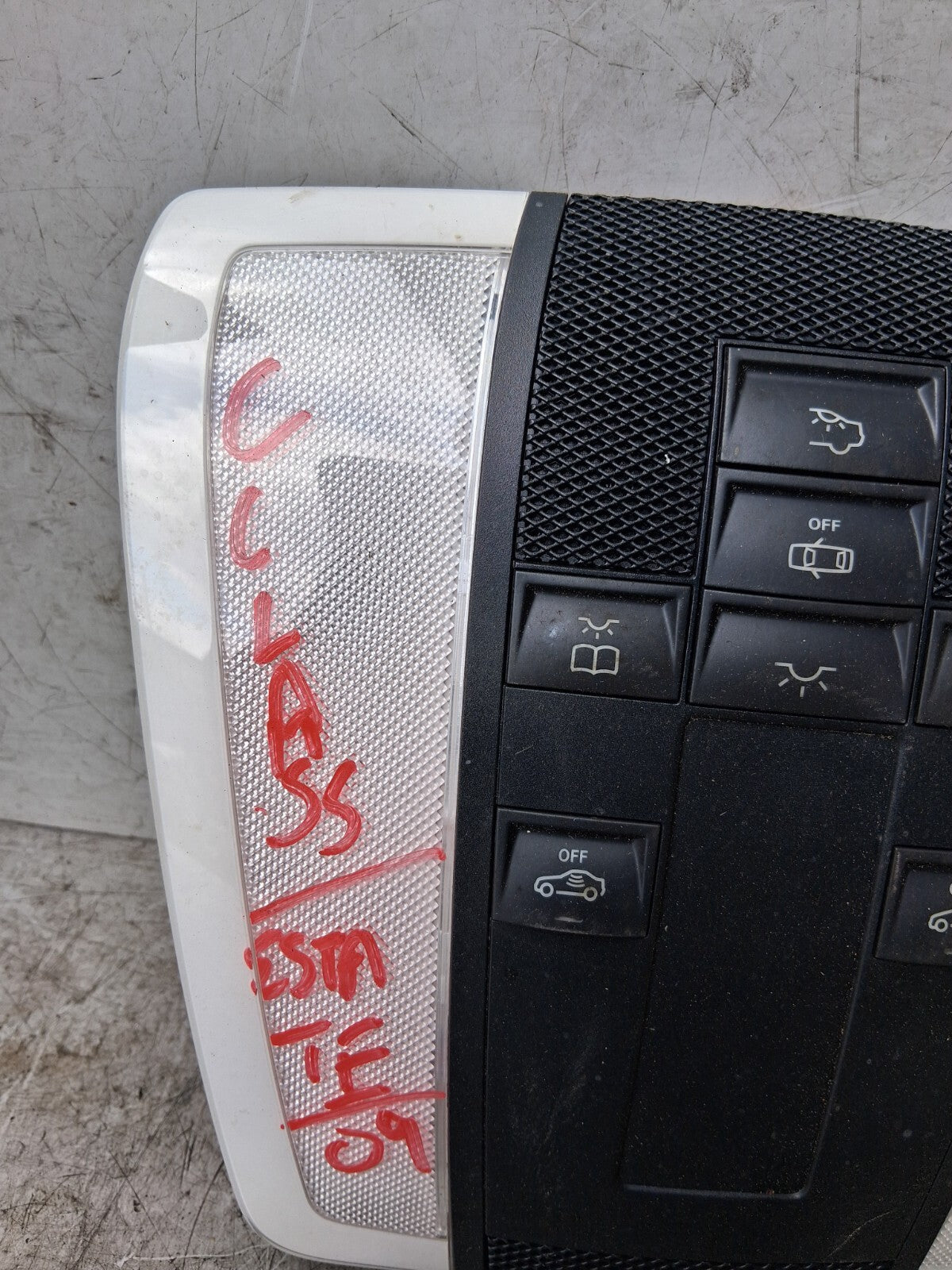 2009 MERCEDES BENZ C CLASS ESTATE INTERIOR FRONT ROOF READING LIGHT A2048205901