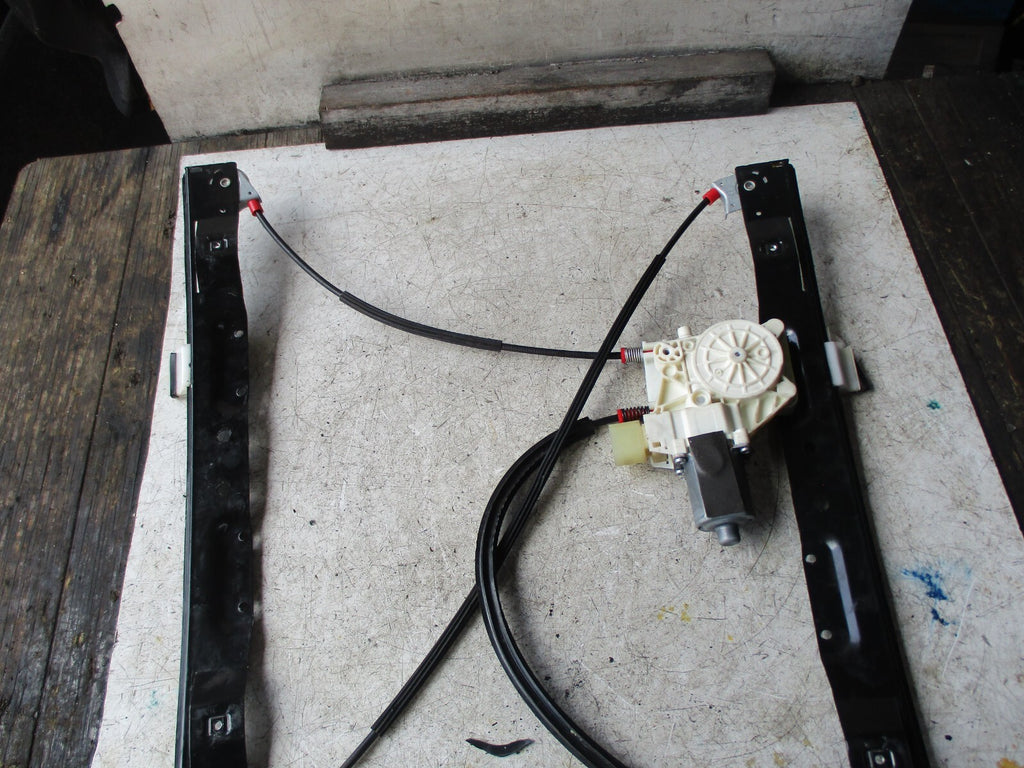 FORD MONDEO 2019 NSR PASSENGER SIDE REAR WINDOW MOTOR & REGULATOR C04397101