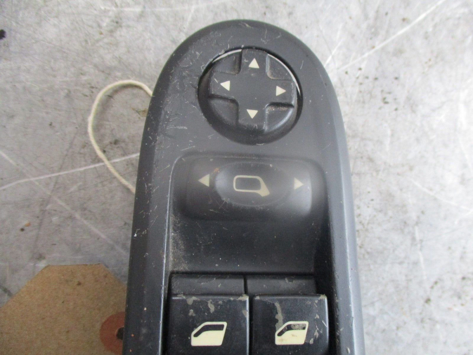 PEUGEOT 308 MK1 2007 5 DOOR OSF DRIVER SIDE FRONT WINDOW SWITCH 9556518677
