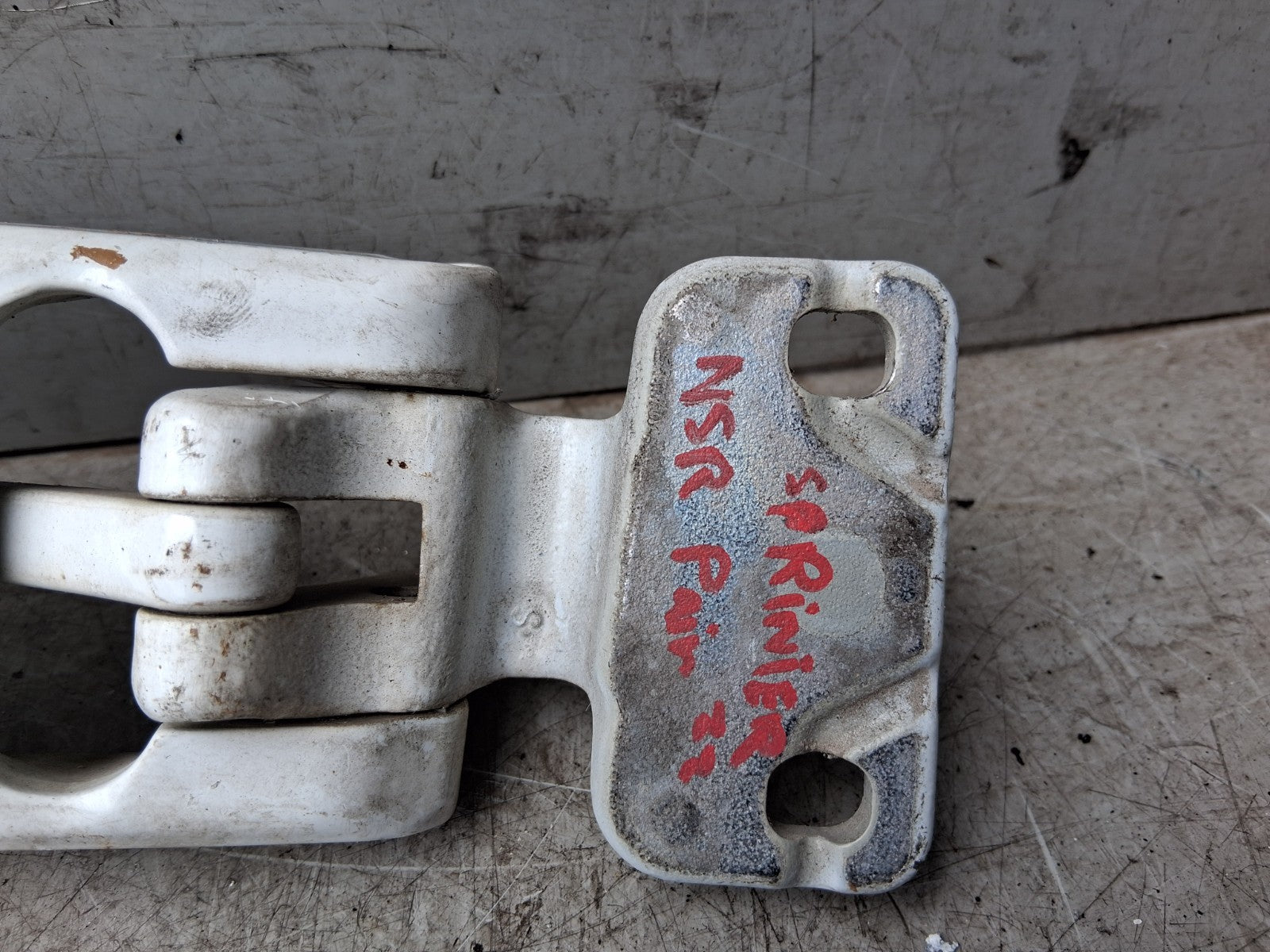 MERCEDES BENZ SPRINTER 2022 W907 NSR PASSENGER REAR DOOR HINGE PAIR A9107408900