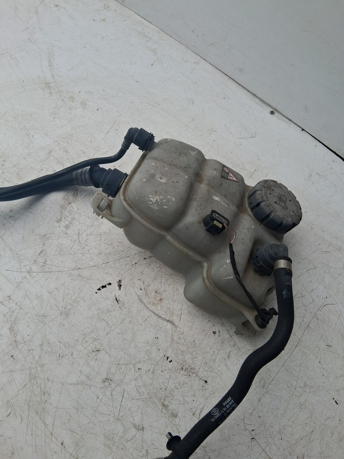 2020 MERCEDES A CLASS W177 WATER COOLANT EXPANSION TANK BOTTLE A2475000049