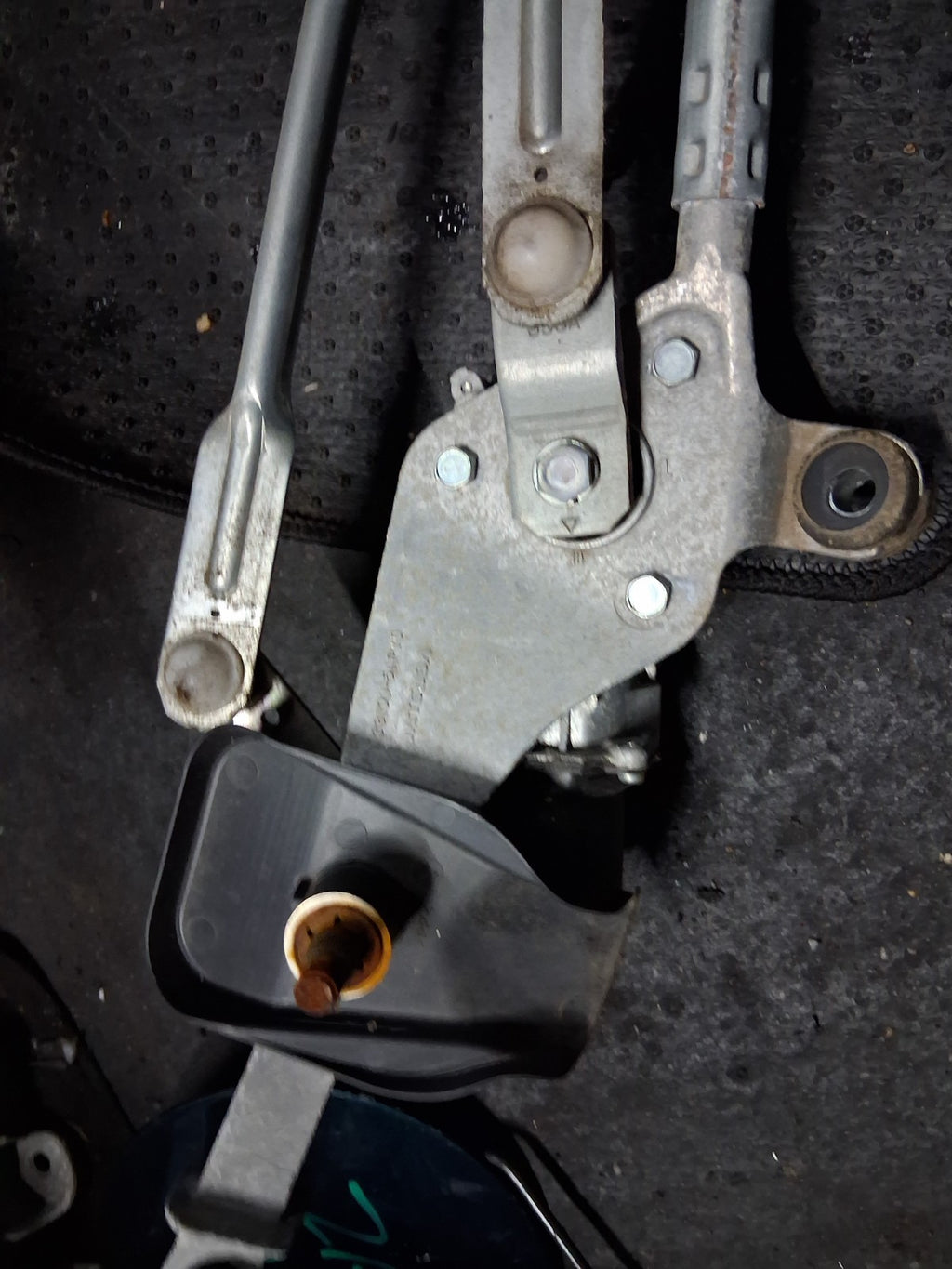 2022 SUZUKI VITARA MK4 FRONT WINDSCREEN WIPER MOTOR & LINKAGE 3810054P10