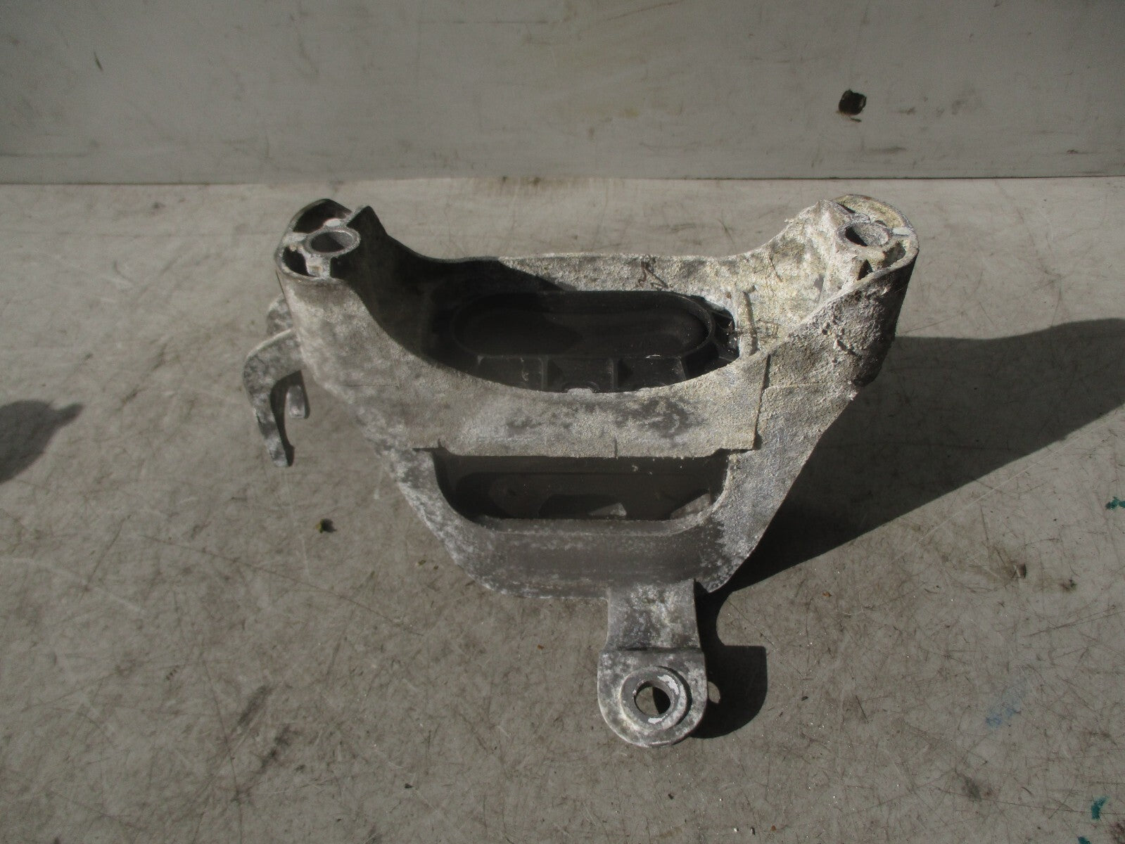 2014 VAUXHALL ZAFIRA C OSF DRIVER SIDE FRONT RIGHT ENGINE MOUNT 13248544