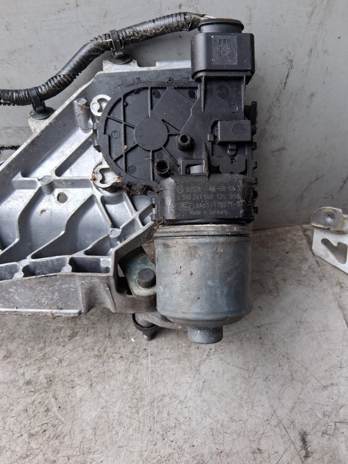 2009 FORD FIESTA MK7 FRONT WINDSCREEN WIPER MOTOR & LINKAGE 8A6117500BB
