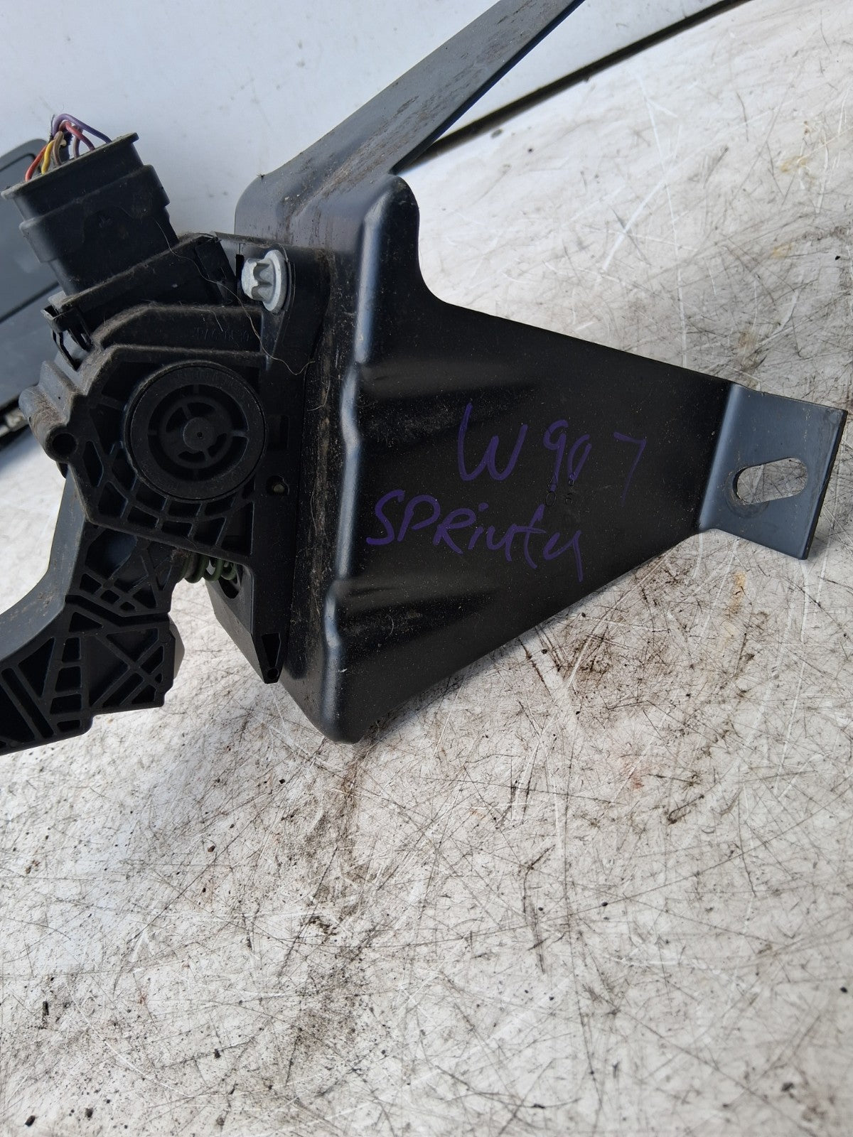 2020 MERCEDES BENZ SPRINTER W907 THROTTLE ACCELERATOR PEDAL A9073010200