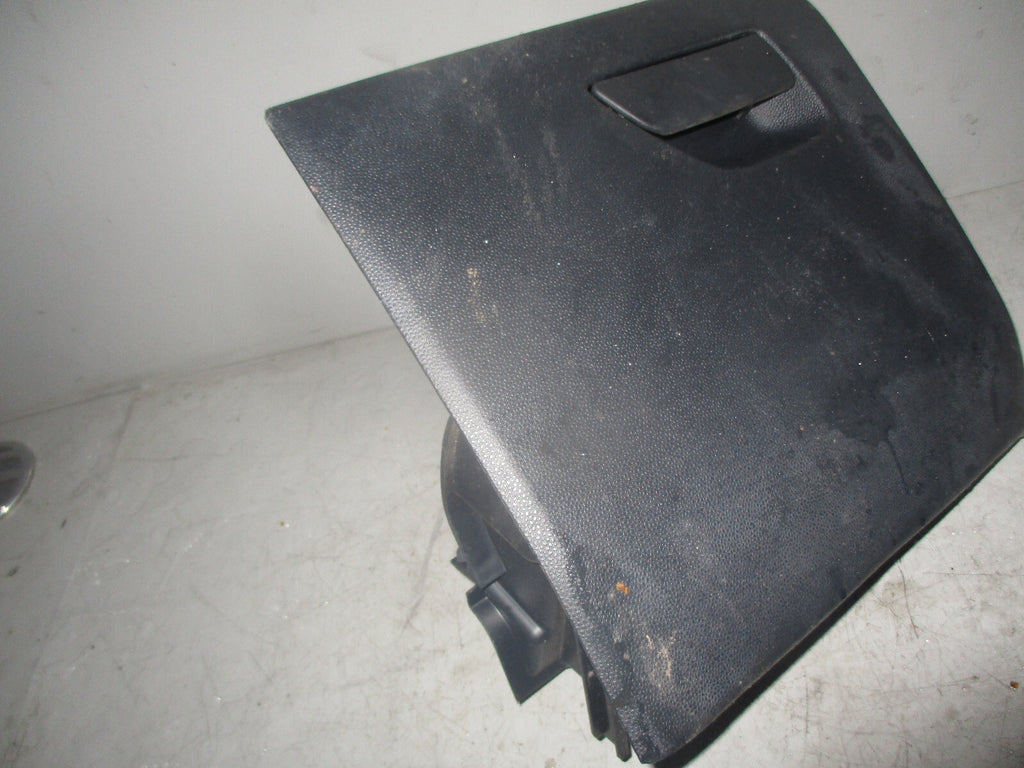 FORD ECOSPORT 2018 5 DOORS GLOVE BOX STORAGE COMPARTMENT