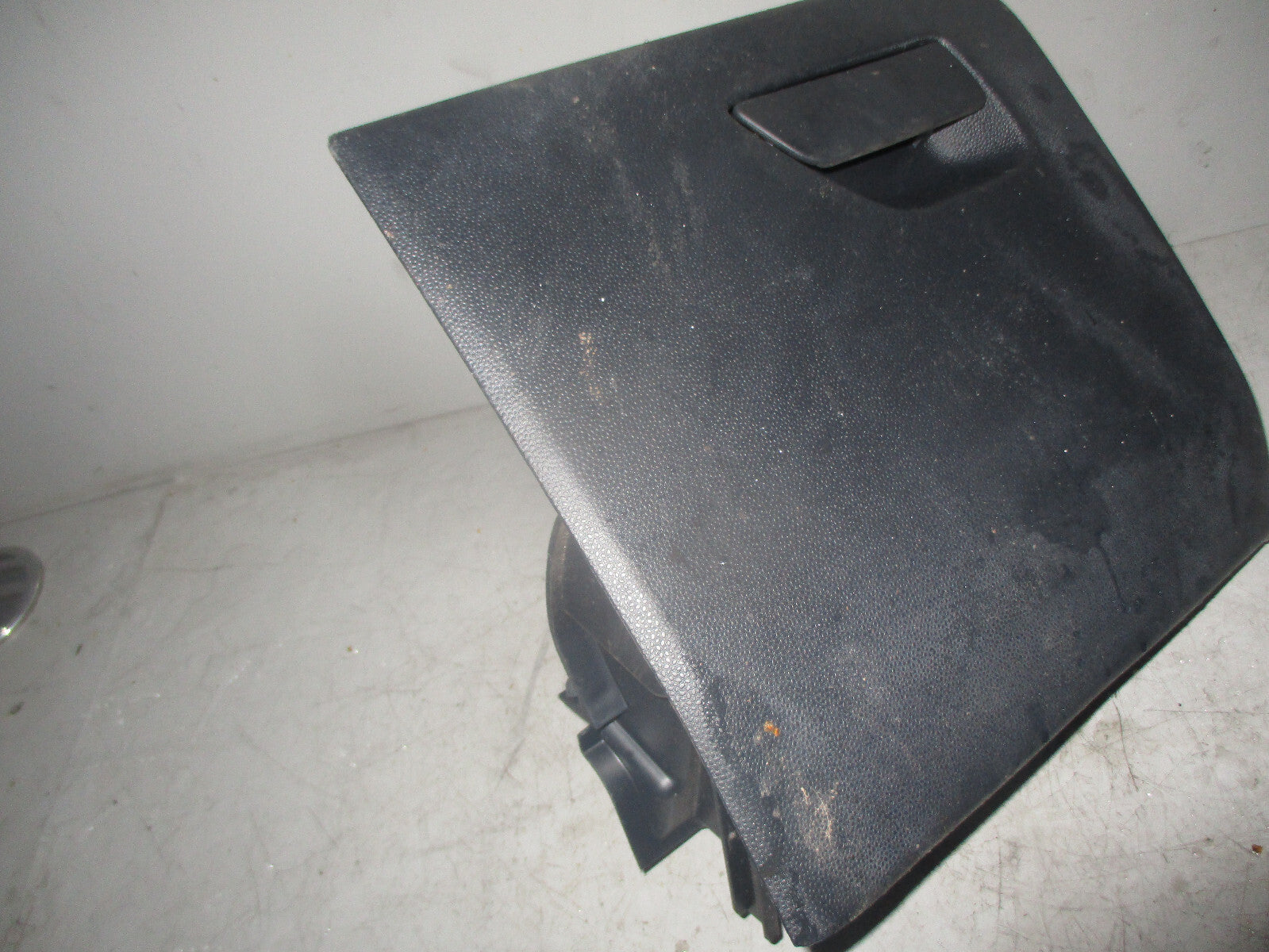 FORD ECOSPORT 2018 5 DOORS GLOVE BOX STORAGE COMPARTMENT