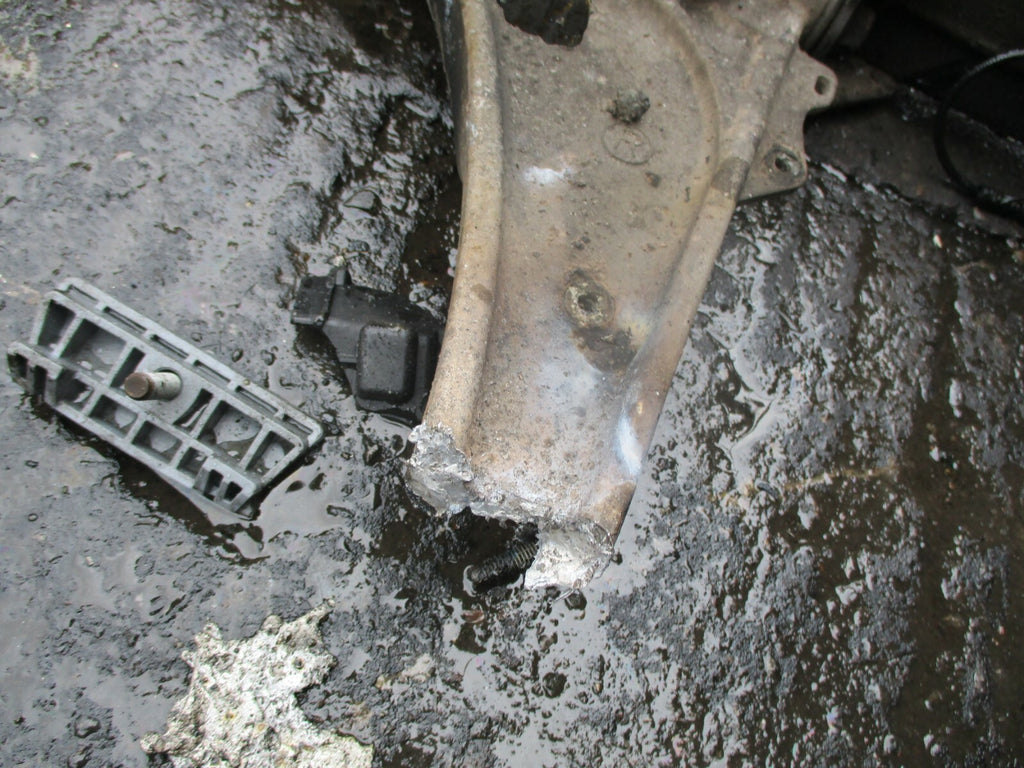 VAUXHALL ASTRA J 2013 FRONT SUB FRAME POWER STEERING RACK 7805177341