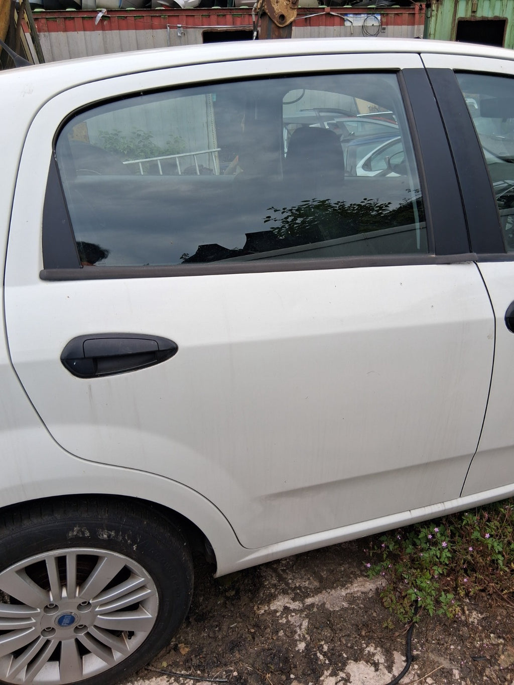 2014 FIAT PUNTO FACELIFT 5 DOOR MK3 OSR COMPLETE DRIVER SIDE REAR DOOR WHITE
