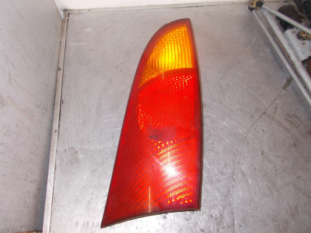 FORD FOCUS 2001 MK1 NSR PASSENGER SIDE REAR LIGHT TAIL LIGHT