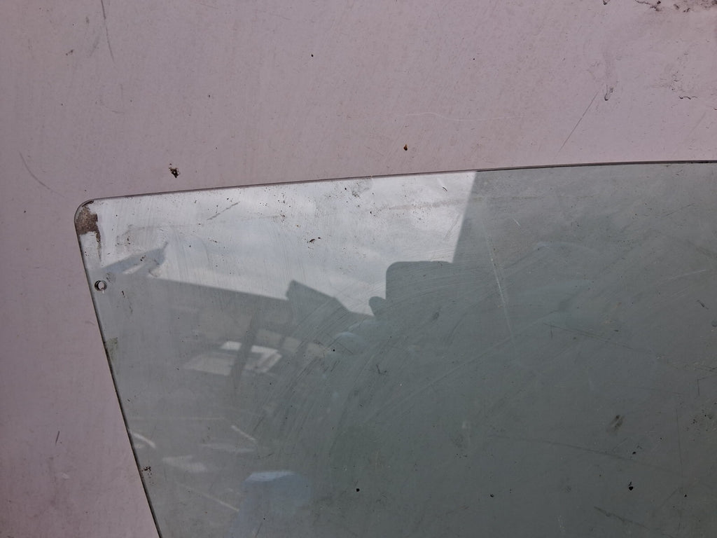 FIAT PUNTO 2008 3 DOOR OSF DRIVER SIDE FRONT RIGHT WINDOW GLASS 43R00048