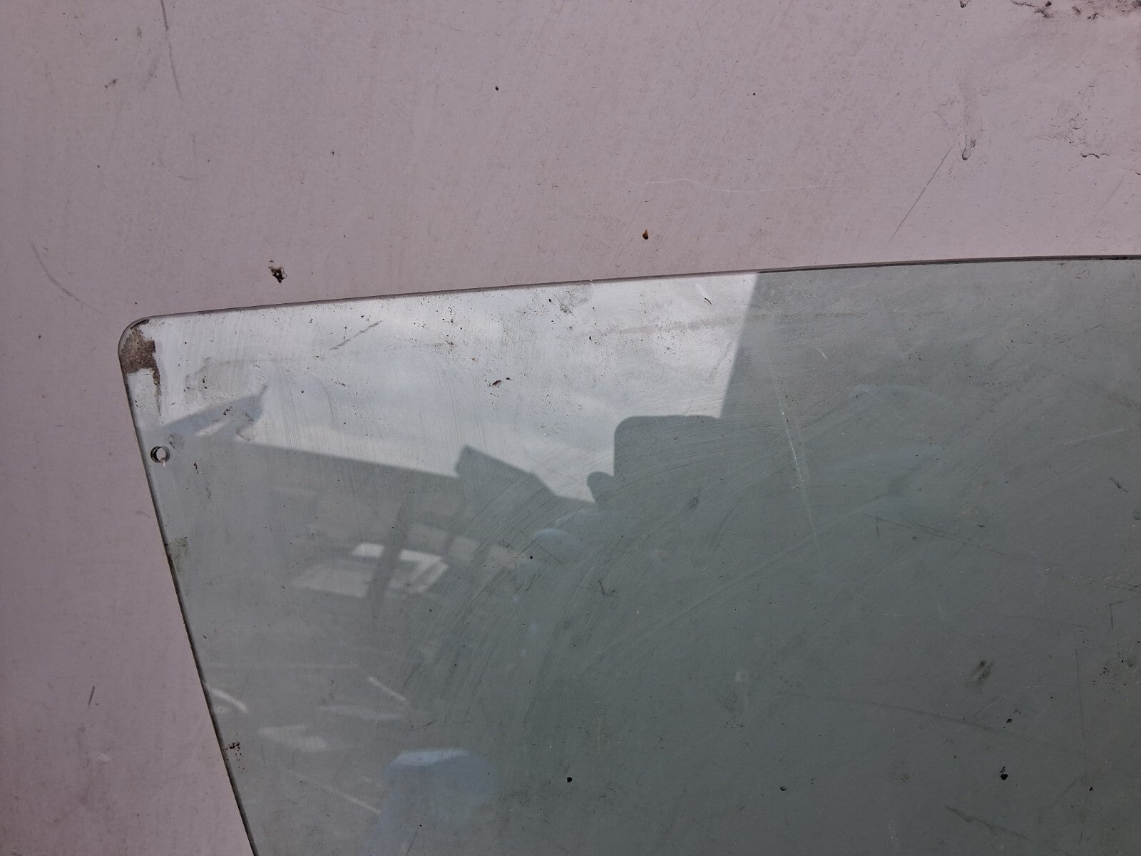 FIAT PUNTO 2008 3 DOOR OSF DRIVER SIDE FRONT RIGHT WINDOW GLASS 43R00048