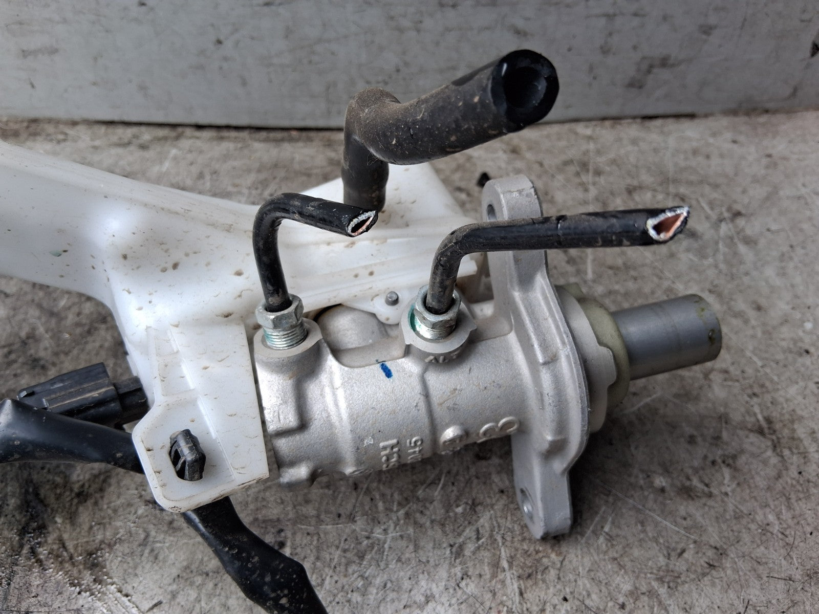 2020 NISSAN QASHQAI J11 MK2 BRAKE FLUID RESERVOIR 0204796652