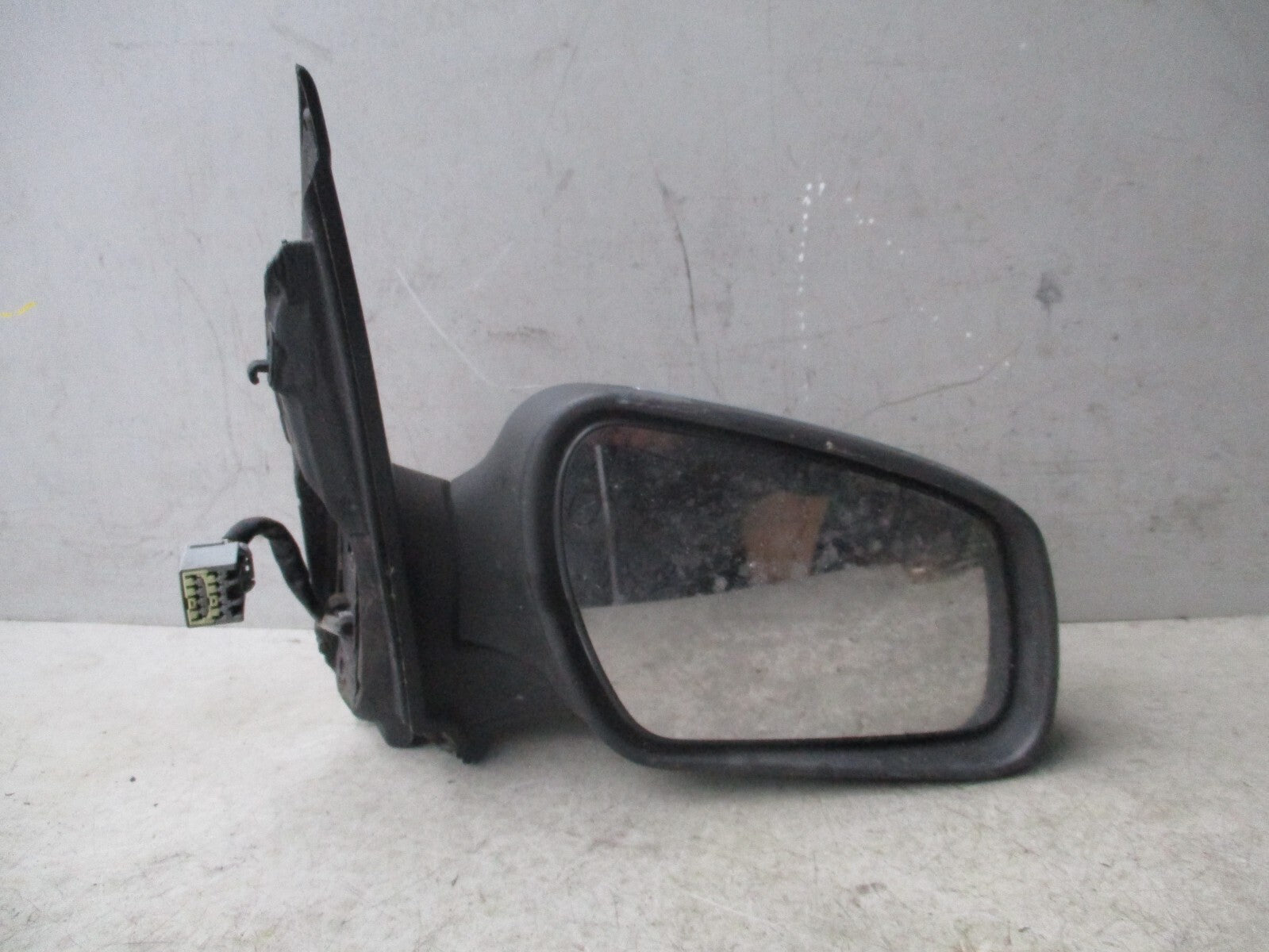 2007 FORD FOCUS MK2 HATCHBACK OSF DRIVER SIDE WING MIRROR CRACKED