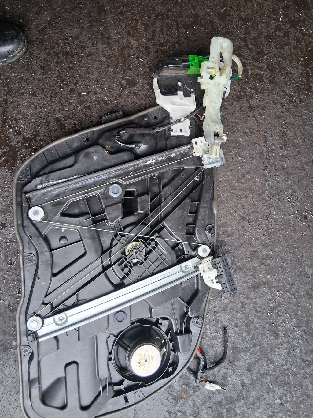2013 HYUNDAI I40 OSF DRIVER SIDE FRONT RIGHT WINDOW MOTOR REGULATOR