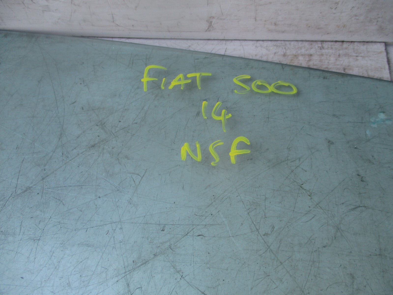2014 FIAT 500 DOOR NSF PASSENGERS SIDE FRONT WINDOW GLASS 43R-001583