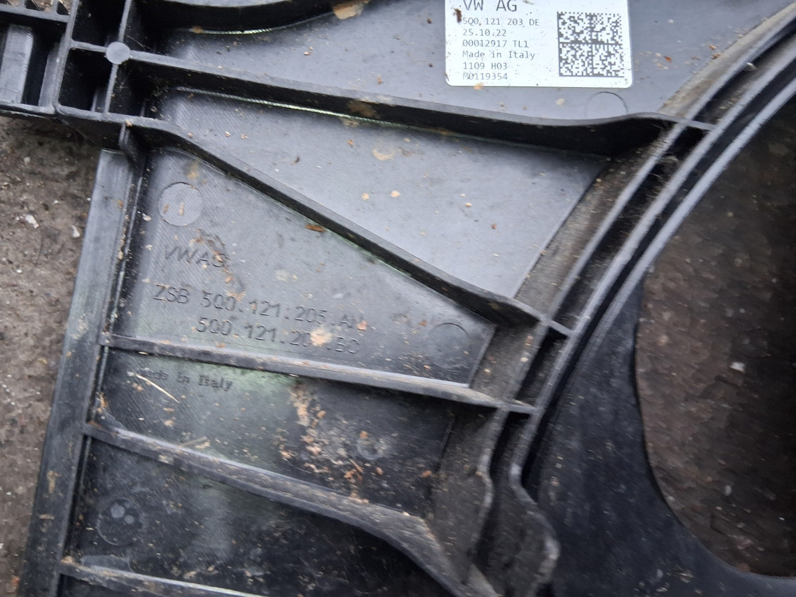 2013 VW VOLKSWAGEN GOLF MK7 RADIATOR COOLING FAN 5Q0121205