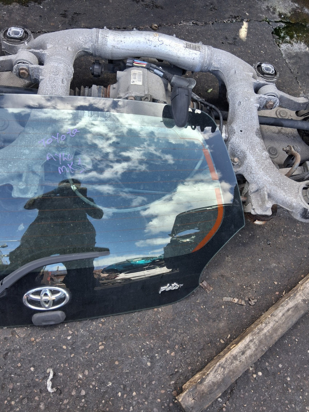 2008 TOYOTA AYGO MK1 REAR COMPLETE TAILGATE BOOTLID GLASS