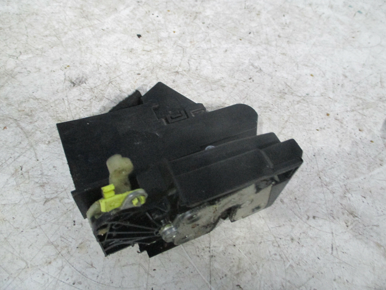 DACIA SANDERO 2015 MK2 NSF PASSENGER SIDE FRONT DOOR LOCK MECHANISM