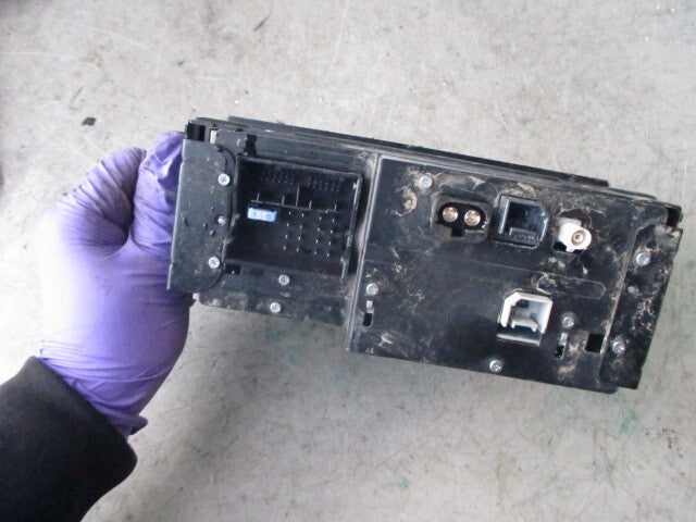 2020 LDV SAIC V80 2.5 DIESEL 6 RADIO HEAD UNIT C00141093
