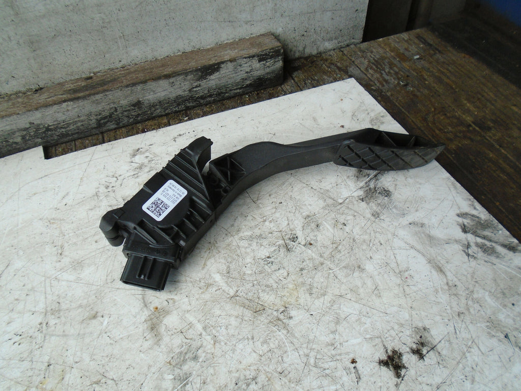 VW VOLKSWAGEN 2017 B8 PASSAT ACCELERATOR THROTTLE PEDAL 5Q2723503D