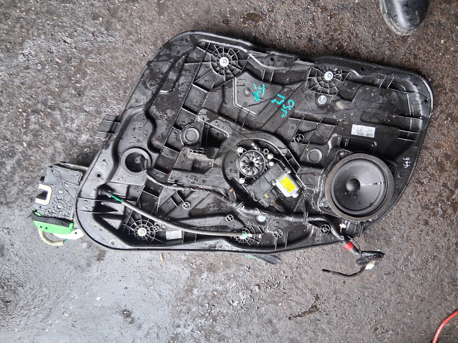 2013 HYUNDAI I40 OSF DRIVER SIDE FRONT RIGHT WINDOW MOTOR REGULATOR