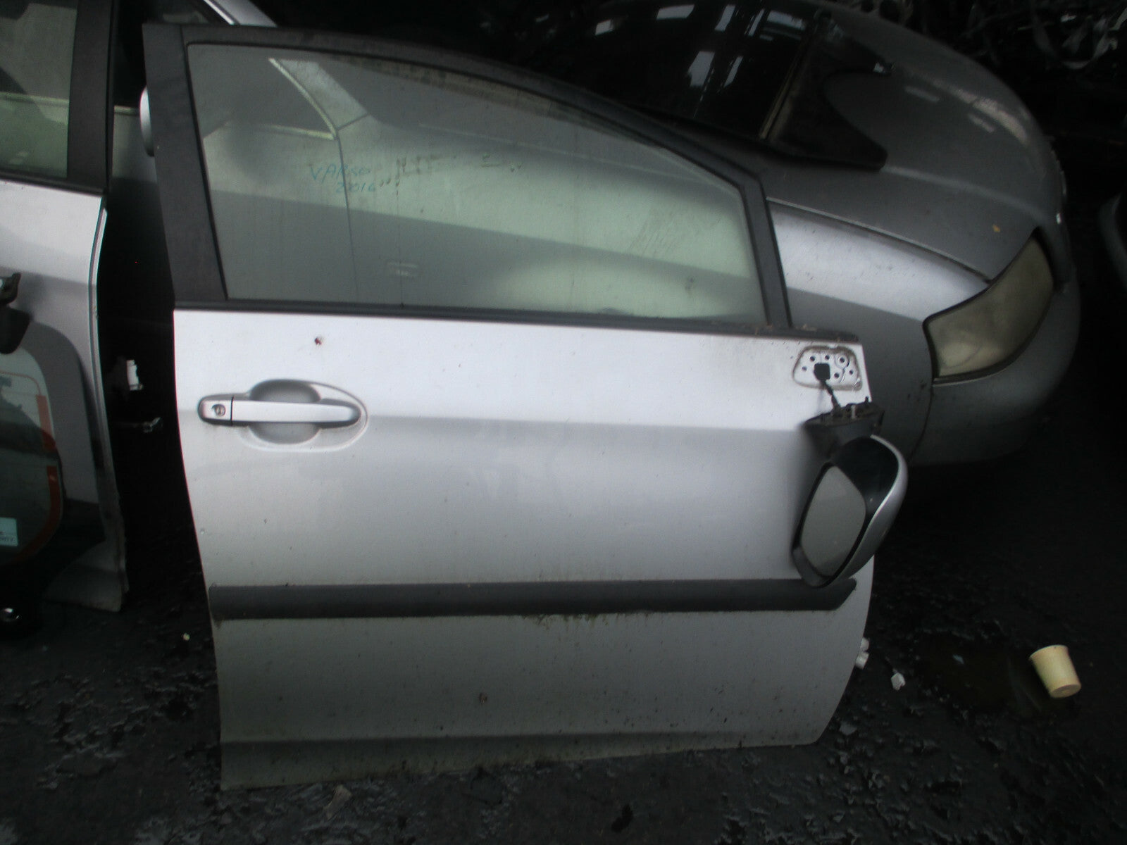 TOYOTA VERSO S 2016 OSF DRIVER SIDE FRONT COMPLETE DOOR SILVER
