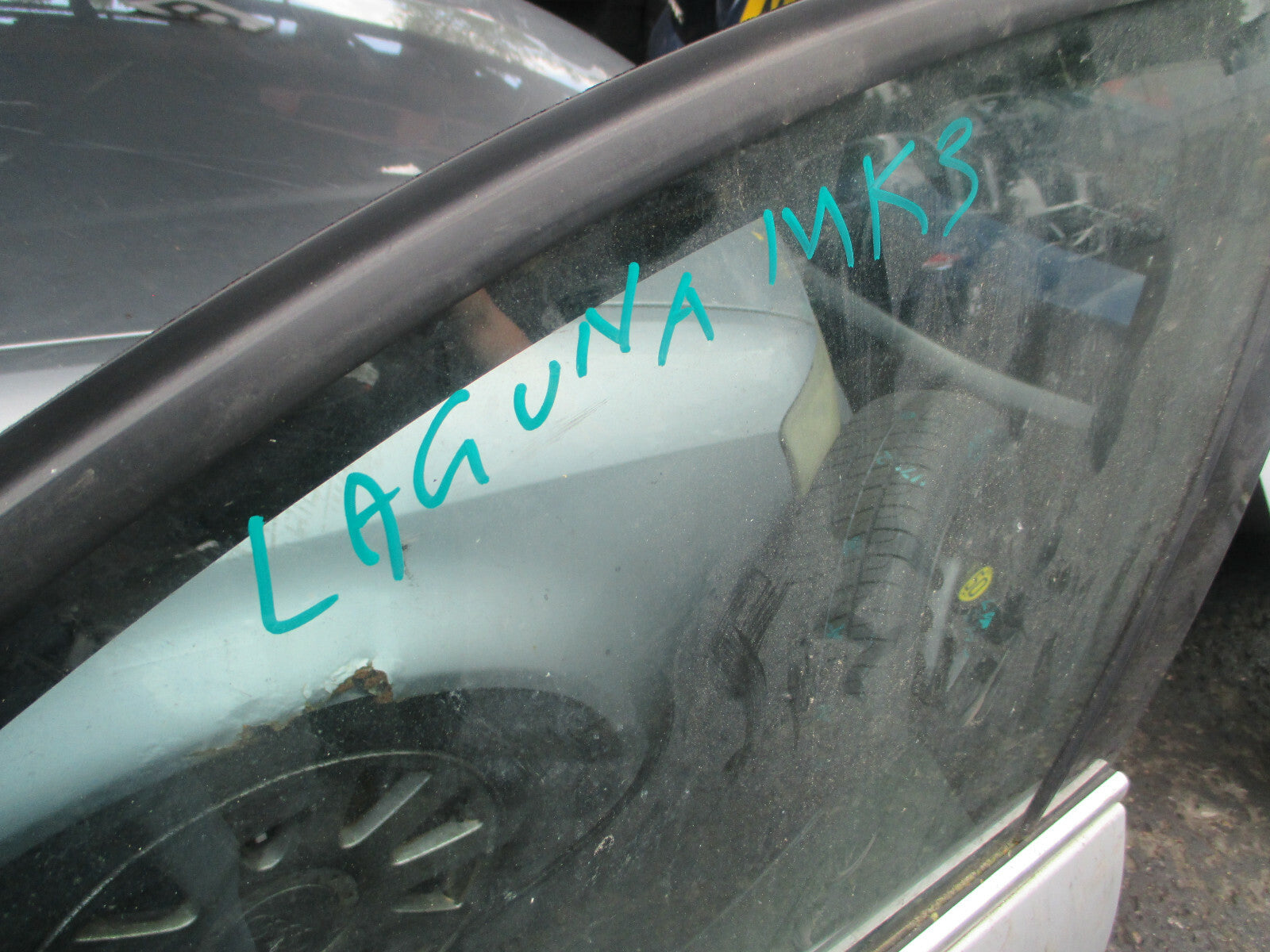 RENAULT LAGUNA MK3 2008 NSF PASSENGER SIDE FRPNT COMPLETE DOOR SILVER