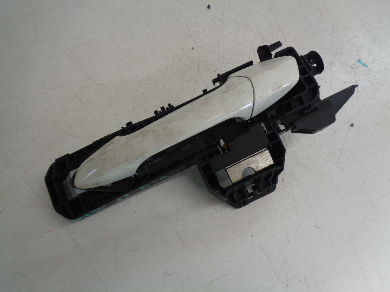 MERCEDES BENZ A CLASS A180 2017 PASSENGER REAR EXTERIOR DOOR HANDLE A2047602134
